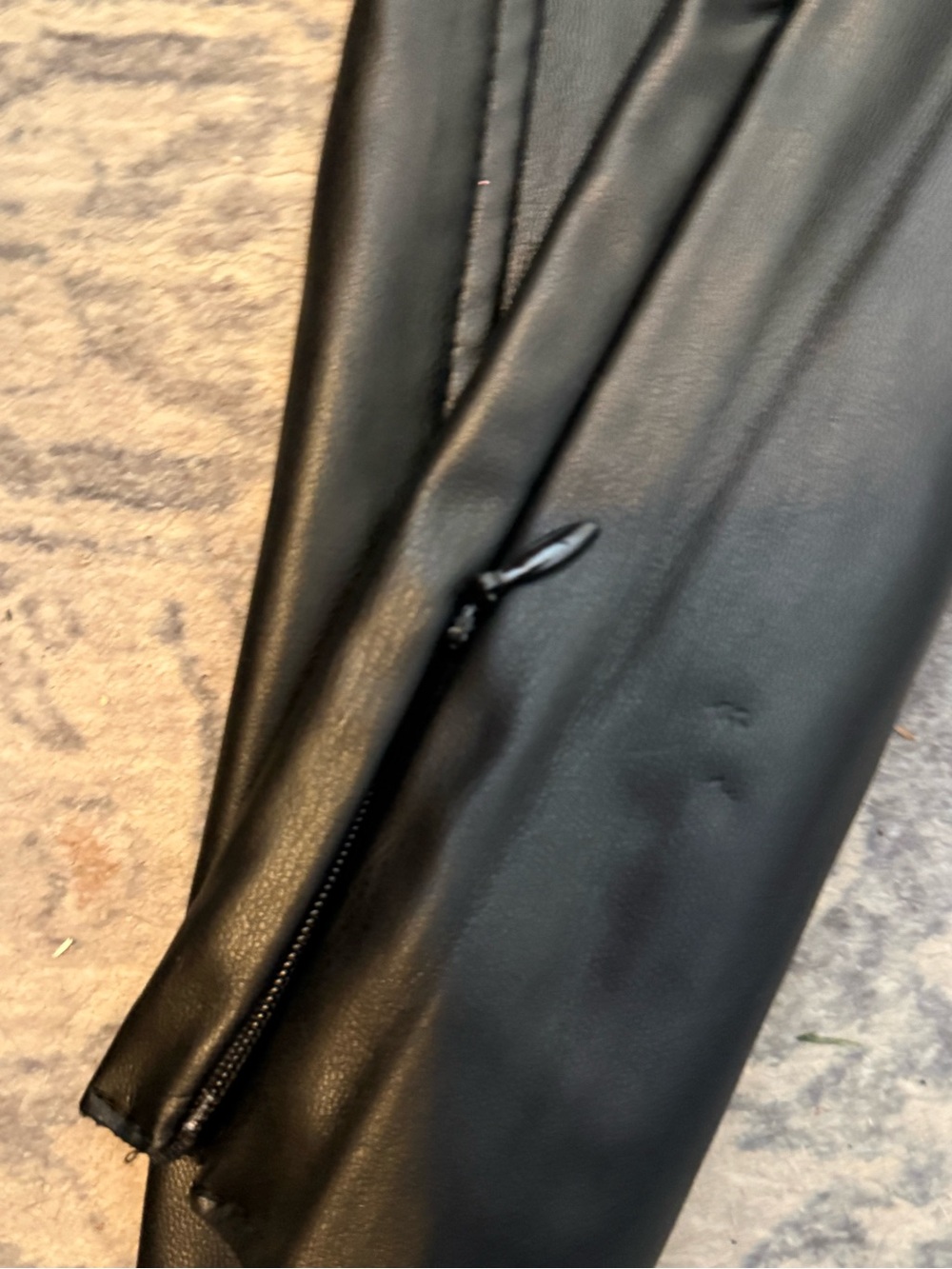ZARA  Black Faux Leather women’s pants - Picture 5 of 5